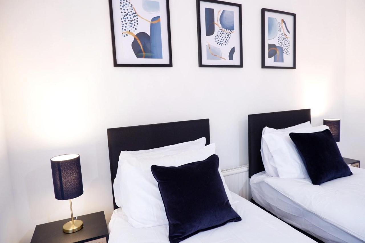 Comfortable And Cozy 4-Bedroom House Near The Hospital CBG Екстериор снимка