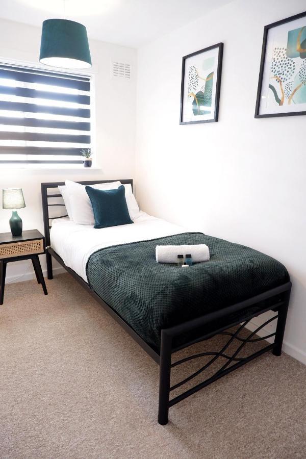 Comfortable And Cozy 4-Bedroom House Near The Hospital CBG Екстериор снимка