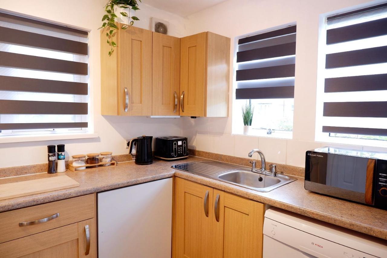 Comfortable And Cozy 4-Bedroom House Near The Hospital CBG Екстериор снимка